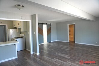 117 E Belle Ave in Bakersfield, CA - Building Photo - Building Photo