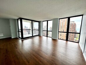 1122 N Clark St in Chicago, IL - Building Photo - Building Photo