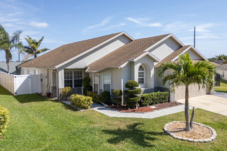 8059 Indian Creek Blvd in Kissimmee, FL - Foto de edificio - Building Photo