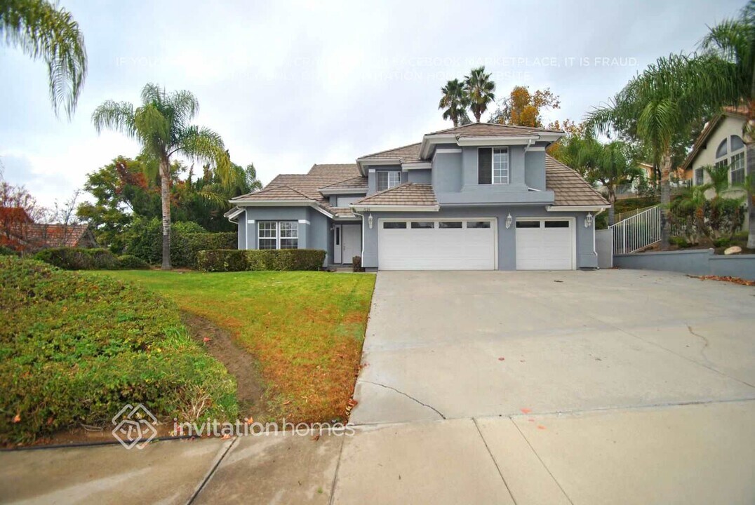 7120 Amberwood Ln in Highland, CA - Foto de edificio