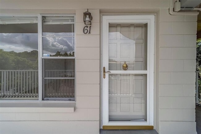 2441 Persian Dr in Clearwater, FL - Foto de edificio - Building Photo