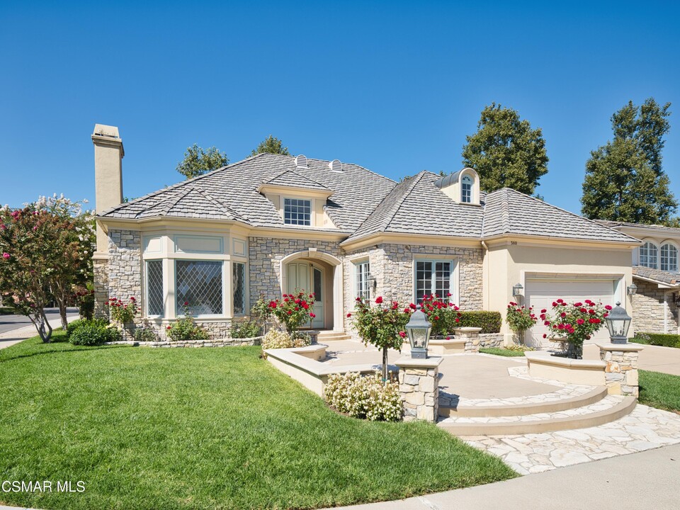 3801 Weatherly Cir in Westlake Village, CA - Foto de edificio