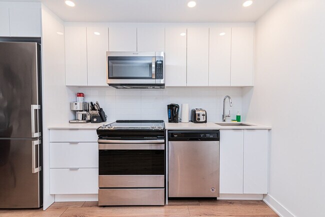 885 Boul. de Maisonneuve E in Montréal, QC - Building Photo - Building Photo