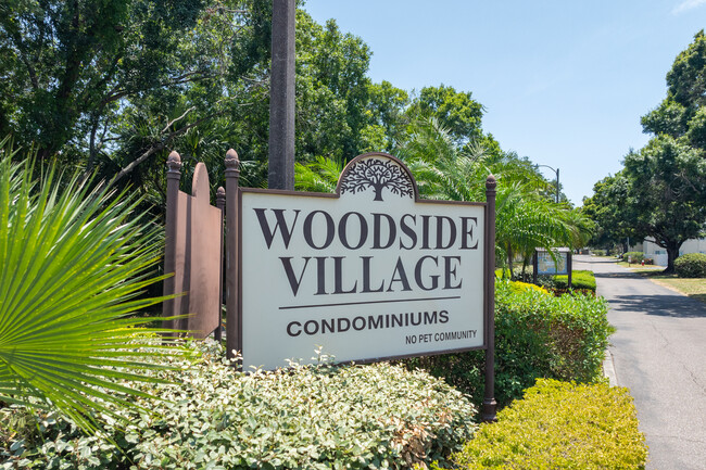 Woodside Village Condominium in Clearwater, FL - Foto de edificio - Building Photo