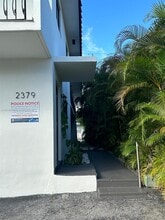2379 NE 172nd St in North Miami Beach, FL - Building Photo - Building Photo