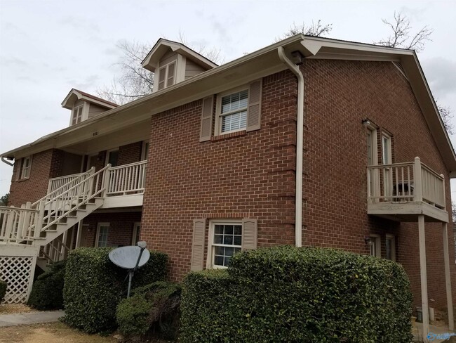 property at 6214 Robinhood Ln NW
