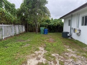 800 NW 96th St in Miami, FL - Building Photo - Building Photo