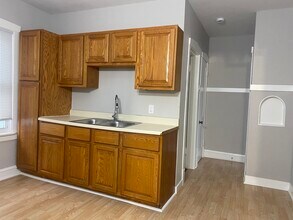 5301 W Winona St, Unit 2 in Chicago, IL - Foto de edificio - Building Photo