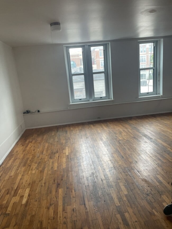 734 Massachusetts St in Lawrence, KS - Building Photo - Building Photo