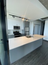 15 N Elizabeth St, Unit 0601 in Chicago, IL - Building Photo - Building Photo