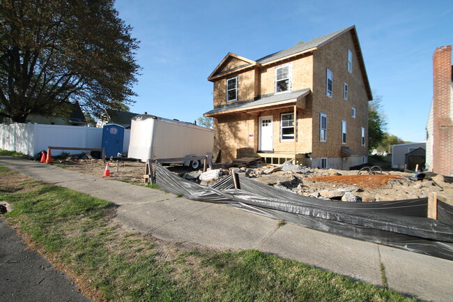 70 Northfield Dr in Bridgeport, CT - Building Photo - Building Photo