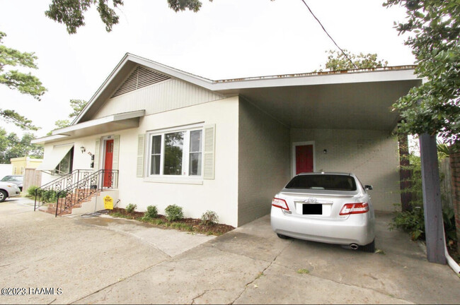 property at 408 W Convent St
