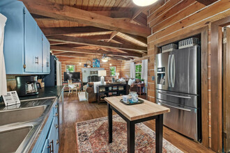 8683 Larue Rd in Rogers, AR - Building Photo - Building Photo