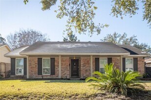8419 Sharpview Dr in Houston, TX - Building Photo
