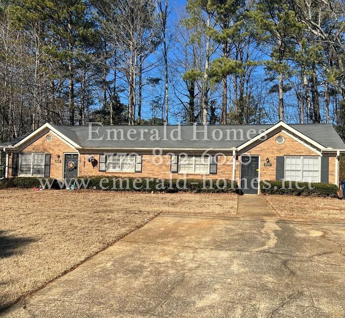 221 Scarlet Way in Lawrenceville, GA - Building Photo