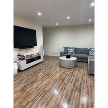 331 N Isabel St, Unit 4 in Glendale, CA - Foto de edificio - Building Photo