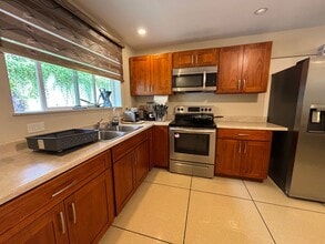 1940 Iwaho Pl in Honolulu, HI - Building Photo - Building Photo