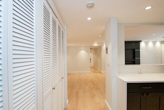 1100 Salem St in Lynnfield, MA - Foto de edificio - Building Photo