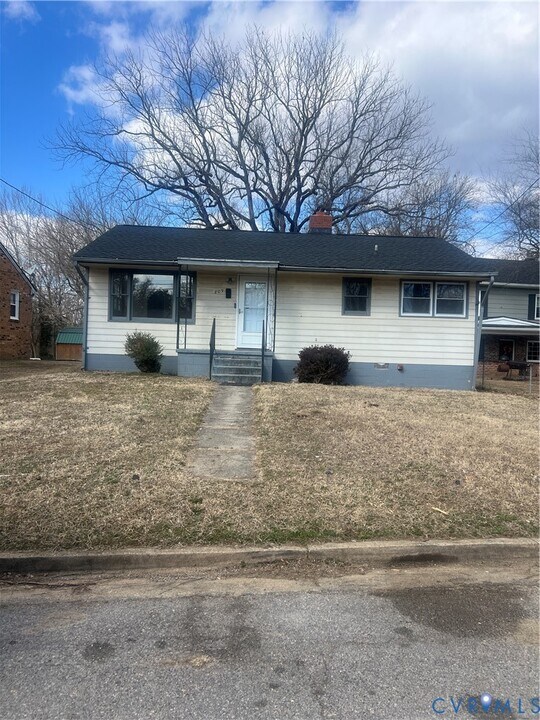 809 Fort Henry St in Petersburg, VA - Building Photo