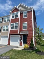 37 Cecily Way in Ranson, WV - Building Photo