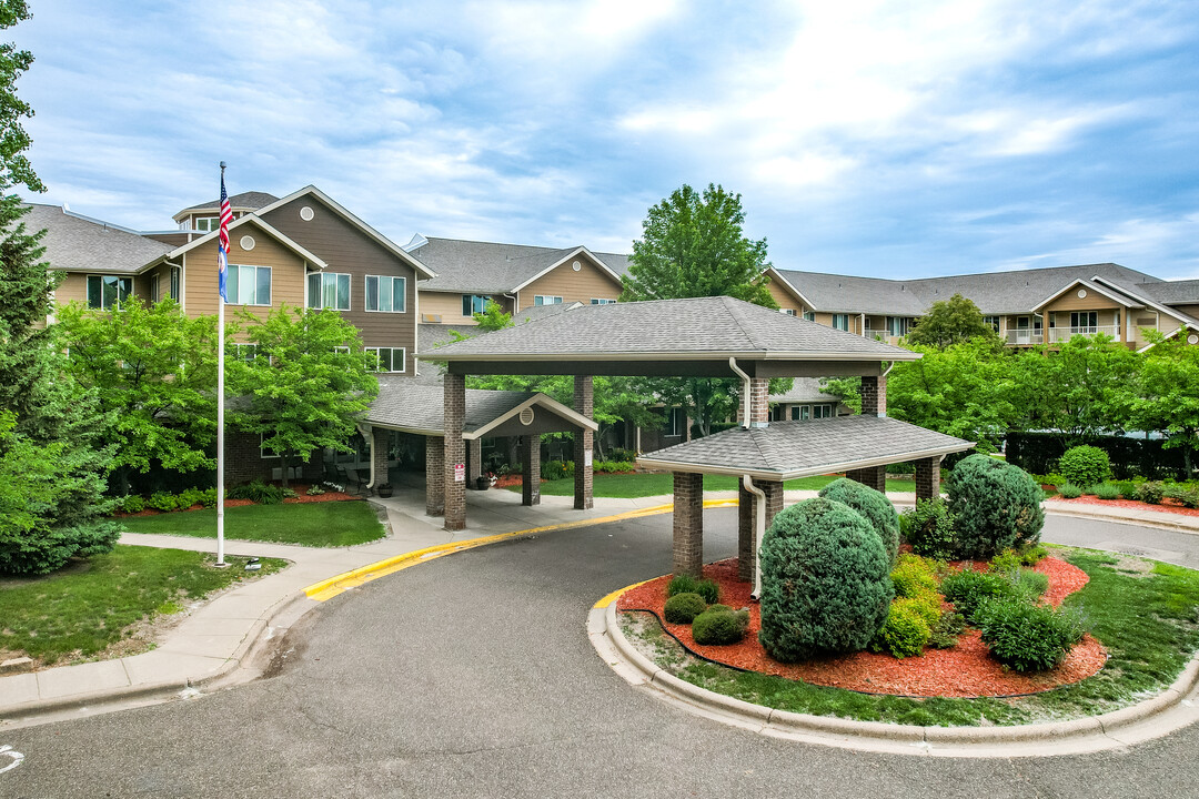 The Lodge at White Bear in White Bear Lake, MN - Foto de edificio