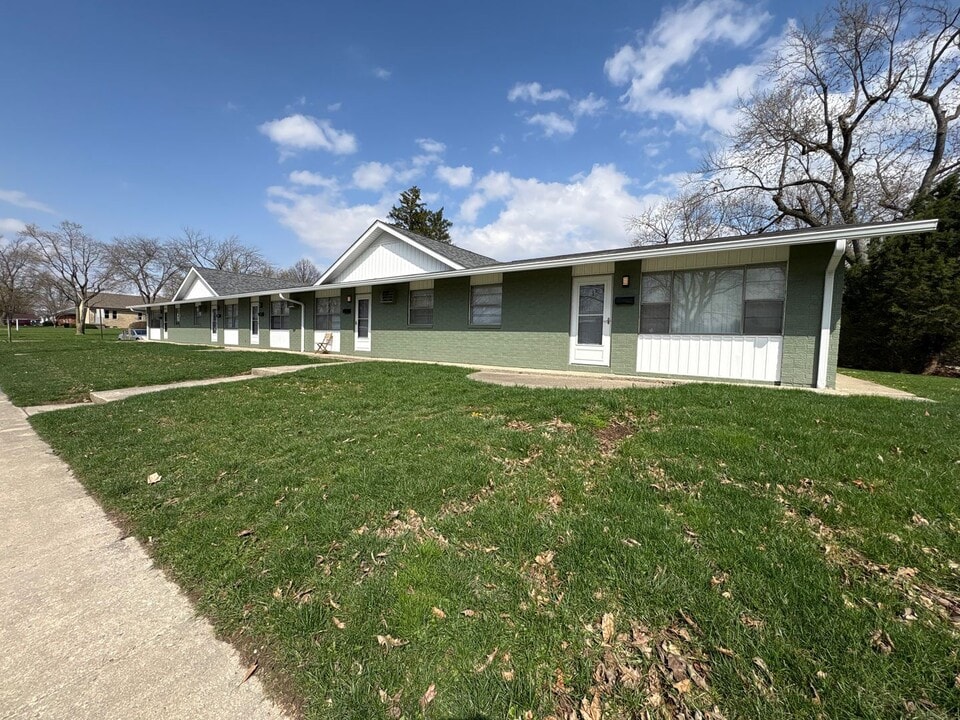 2310 N Oakwood Ave in Muncie, IN - Foto de edificio