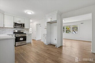 38 Lincoln Ave in Woodbridge Township, NJ - Building Photo - Building Photo
