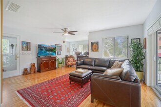 2720 S Le Jeune Rd in Coral Gables, FL - Building Photo - Building Photo