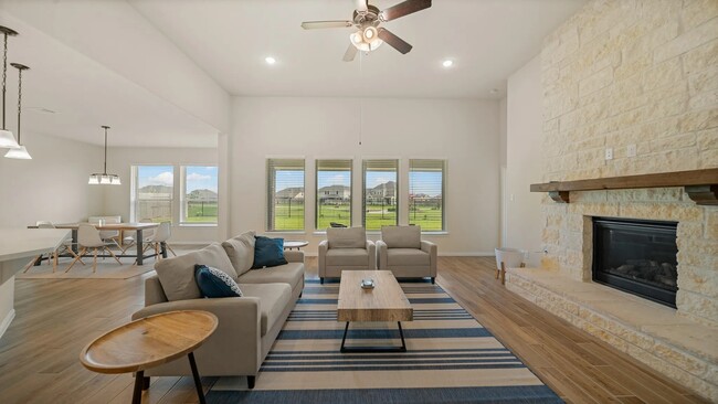 15015 Lake Shore Ave in Mont Belvieu, TX - Building Photo - Building Photo