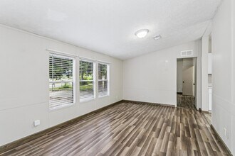 223 Ajax Dr NW in Fort Walton Beach, FL - Building Photo - Building Photo