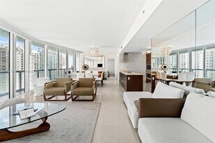 495 Brickell Ave, Unit 2904 in Miami, FL - Building Photo