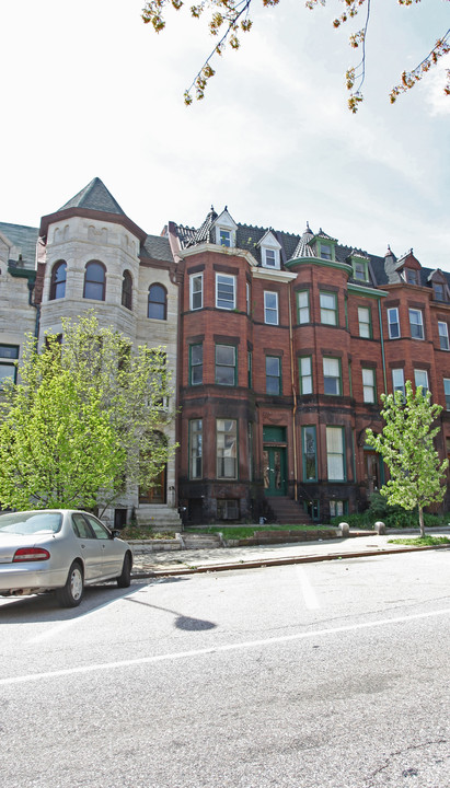 2342 Eutaw Pl in Baltimore, MD - Foto de edificio