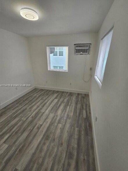 535 NW 7th St, Unit 12 in Miami, FL - Building Photo