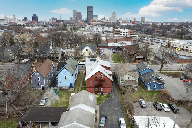 86-88 Alexander St in Rochester, NY - Building Photo - Building Photo