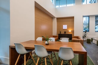 1188 Bidwell St in Vancouver, BC - Building Photo - Lobby