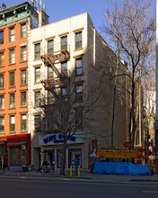 87 1st Ave in New York, NY - Foto de edificio - Building Photo