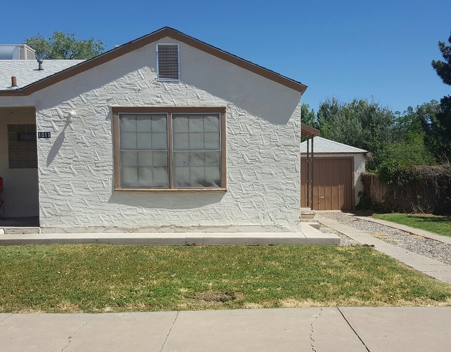 1011-1013 W 3rd St in Roswell, NM - Building Photo