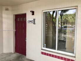 13942 SW 91st Terrace in Miami, FL - Building Photo