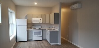 3182 W 25th St, Unit Apt 5