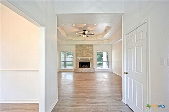 380 Las Brisas Blvd in Seguin, TX - Building Photo - Building Photo