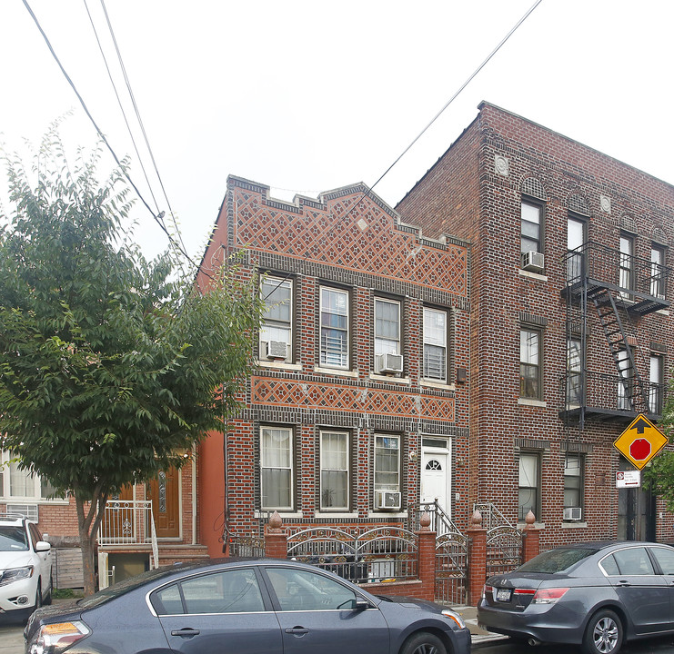 452 Berriman St in Brooklyn, NY - Building Photo