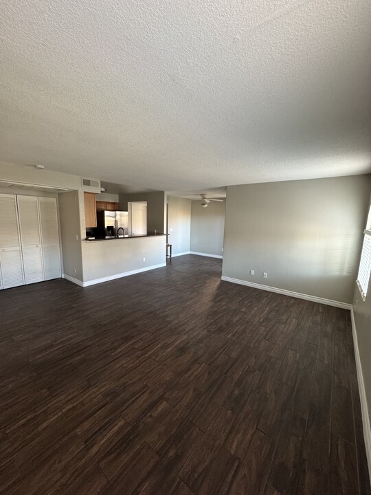 9325 W Desert Inn Rd, Unit 167 in Las Vegas, NV - Building Photo