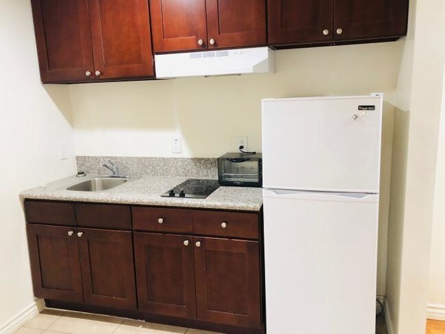 309 N Sycamore Ave-Unit -15 in Los Angeles, CA - Foto de edificio - Building Photo