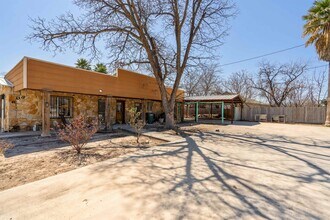 908 W 2nd St in Del Rio, TX - Building Photo - Building Photo