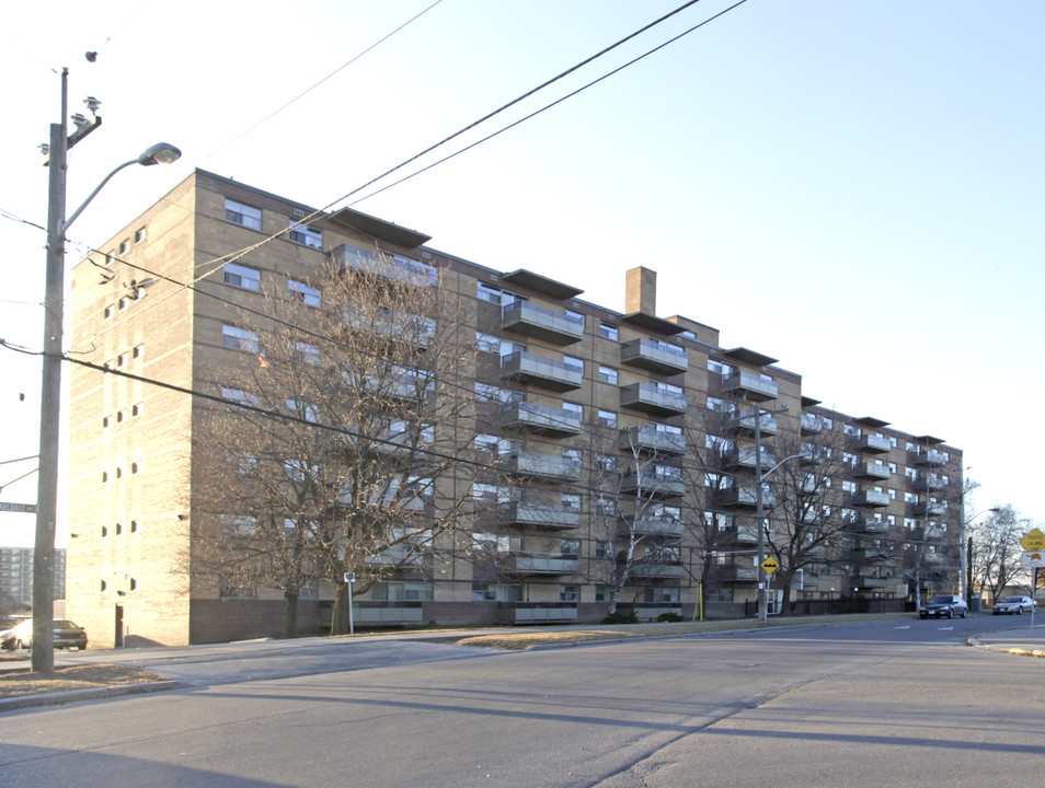 Pearldale Avenue Apartment's in Toronto, ON - Building Photo