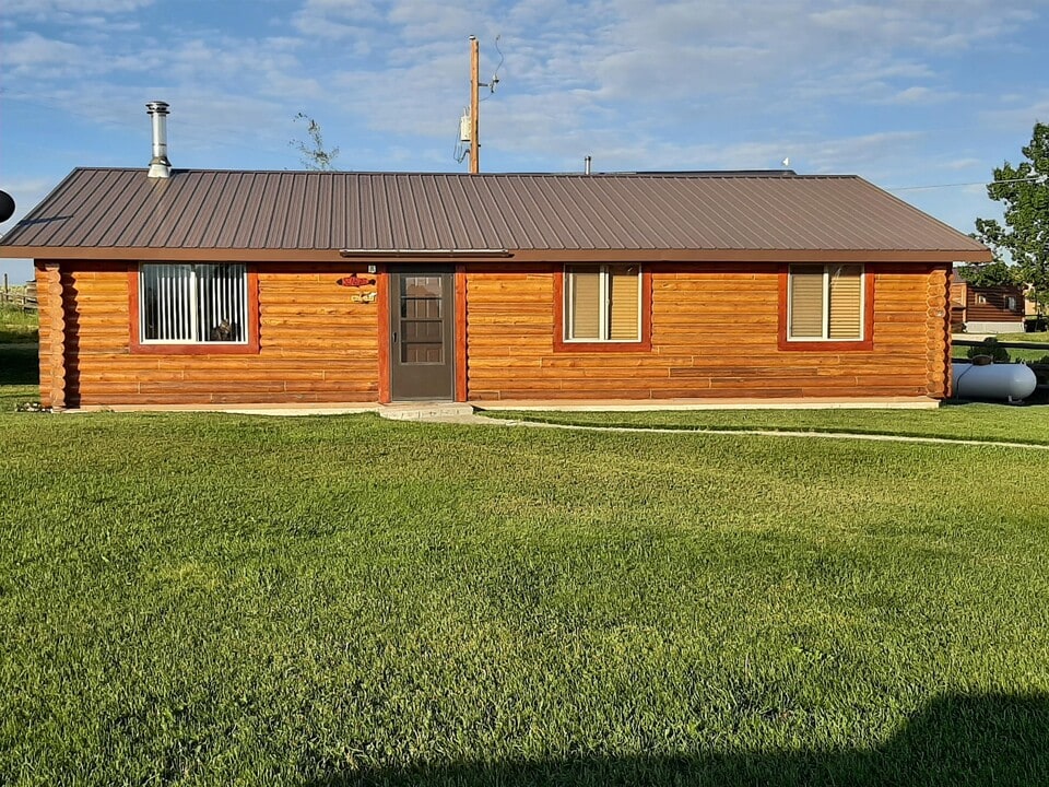 18 Genetti Dr in Pinedale, WY - Building Photo
