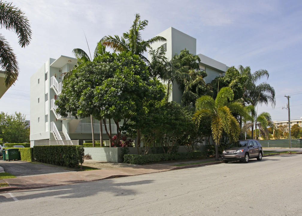 Navarre Park Condo in Coral Gables, FL - Building Photo