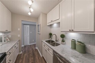 1431 Thrush Plz, Unit 1 in St. Louis, MO - Building Photo - Building Photo