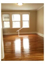 32 Irvington Rd in Somerville, MA - Building Photo - Building Photo