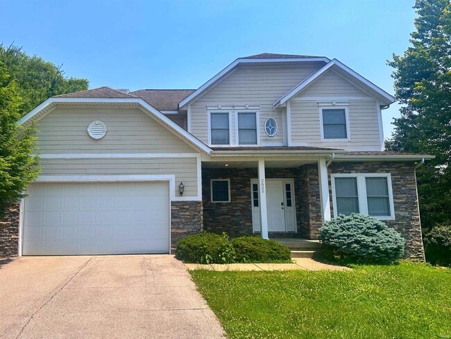 property at 2625 S Stratford Dr